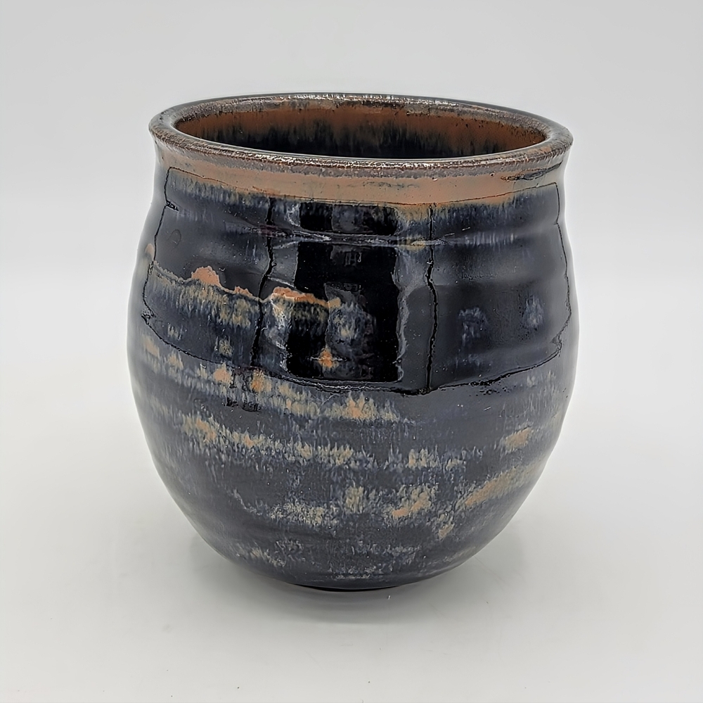 Hand Thrown Studio Pottery Mug Signed RH 1991 Stoneware Dark Glaze Handmade Vtg - Picture 2 of 8